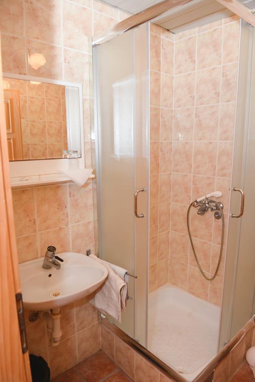 Beli Dvor Hotel Sombor Bilik gambar