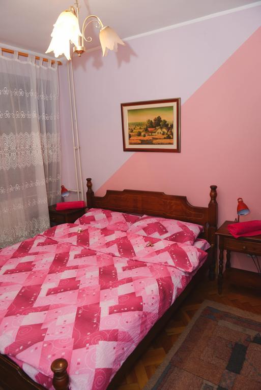 Beli Dvor Hotel Sombor Bilik gambar