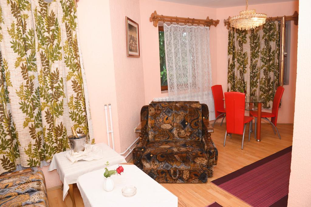 Beli Dvor Hotel Sombor Bilik gambar