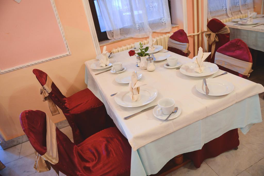 Beli Dvor Hotel Sombor Luaran gambar