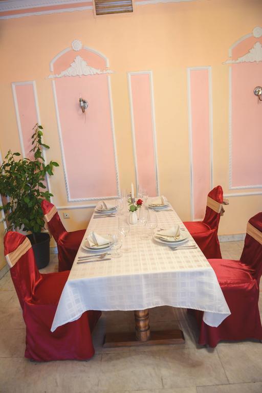 Beli Dvor Hotel Sombor Luaran gambar
