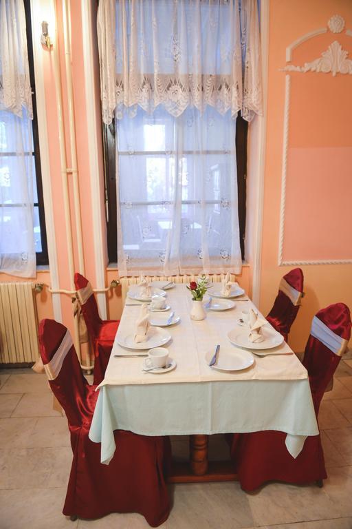 Beli Dvor Hotel Sombor Luaran gambar