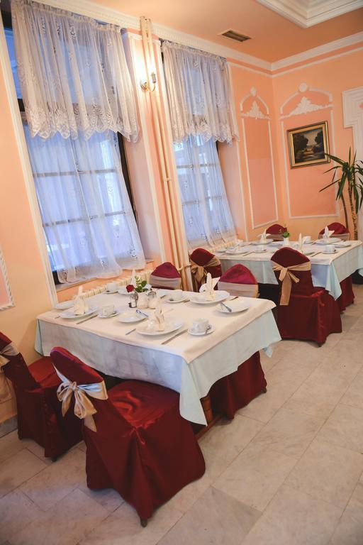 Beli Dvor Hotel Sombor Luaran gambar